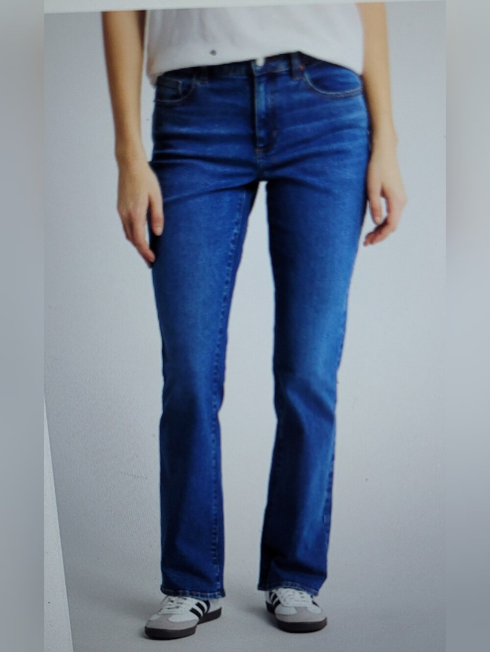 PacSun Women's Straight-Leg Jeans in Blue Wash